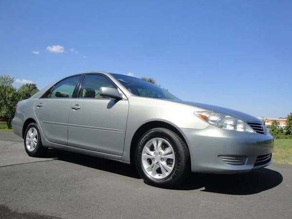 2005 Toyota Camry LE-V6. Loaded w/Sunroof, Low-Mileage. EXTRA-CLEAN - $7,950 (FAIRFAX)636166523618591212