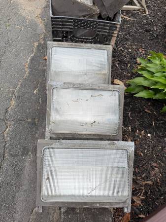 Wall mounted led lights Holophane Lighting WL3K400MH48GR with lights 1