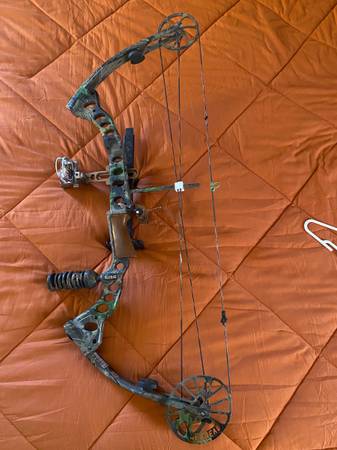Redhead XCS33 Compound Bow W soft case 1