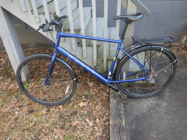 Marin Fairfax 1 XL (2023)  hybrid bike 1