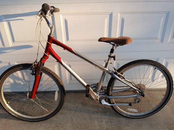 Giant Sedona Womens Bike 7spd Small - $355 (Bellevue)63470979920259121