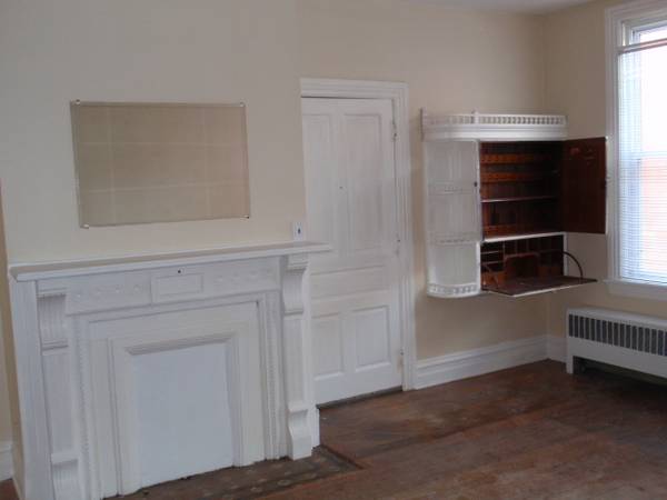 $1,795 / 2br - 1st FLOOR, Huge Rooms, Hardwood Floors, 9’ Ceilings (Bethlehem)64010161431041122