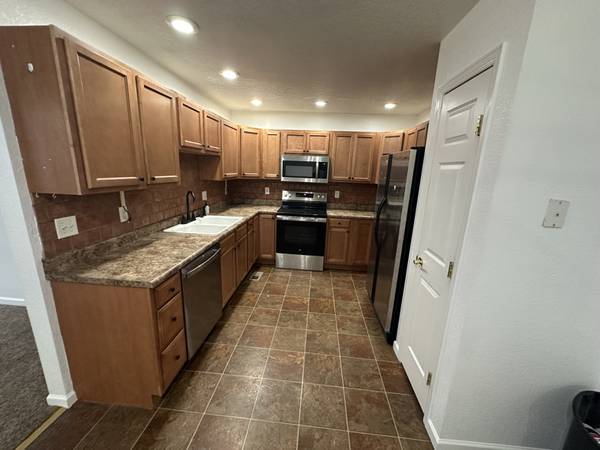 $2000.00 / 4br - 520 Persons Rd63829581603841121