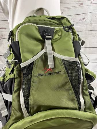 No Limits Backpack Green Hiking Camp Rucksack Hydration 1