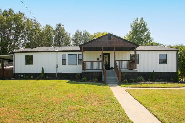 $2800.00 / 4br - 3200ft2 - Large Fully Renovated Home in Old Hickory Village! Close to I-40 and I63924812117507120