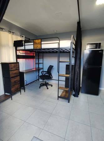$200 HABITACIÓN COMPARTIDA CON SERVICIOS INCLUIDOS – $200 POR SEMANA – $400 PARA EMPEZAR (West Palm Beach)64049455384577120