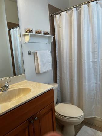 $555 / 3br - Habitación amueblada con baño privado en ubicación privilegiada (San Mateo, CA)63824142052737122