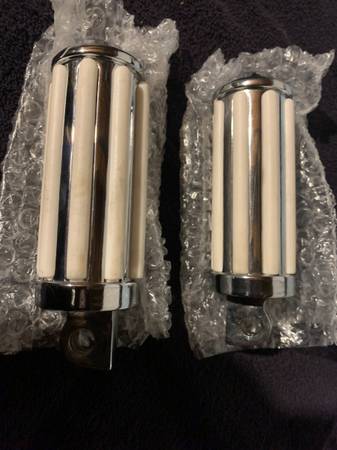 Harley Custom Ribbed Rider/ Highway pegs 1