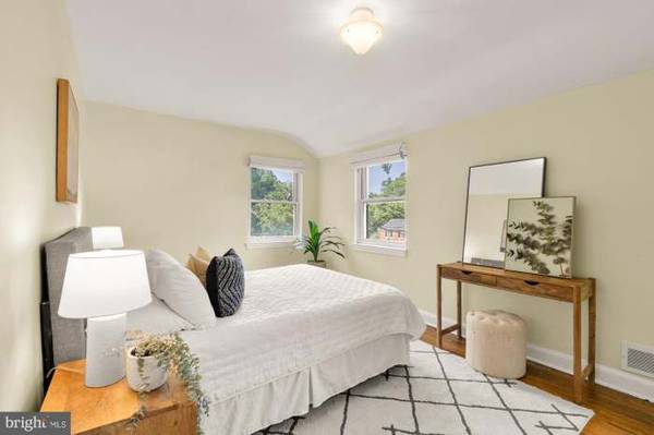 $1,250 / 1 habitación - Habitación grande en Takoma Park, servicios incluidos63511610344579122