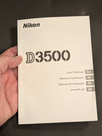 Nikon D3500 DSLR User Instruction Manual Looks just like new 1