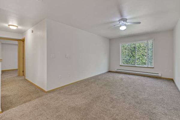 $1,473 / 1br - 600ft2 - Handrails, Free Utilities, Free Laundry Usuage, Laundry Facilities (Kent)63814736118657121