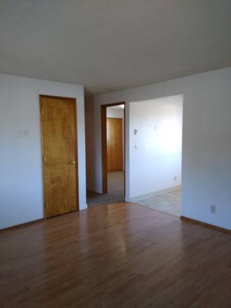 $1,195 / 2br - 700ft2 - Lovely 2 bedroom apartment! $300 OFF MOVE IN COSTS63977276521858122