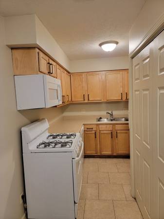Ground Level Convenience! In-Unit Washer/Dryer! Apply Today! 1