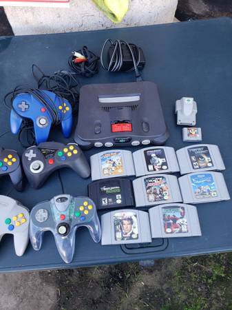 8 Nintendo N64 Games with Console N 64 5 Contdollers & All 1
