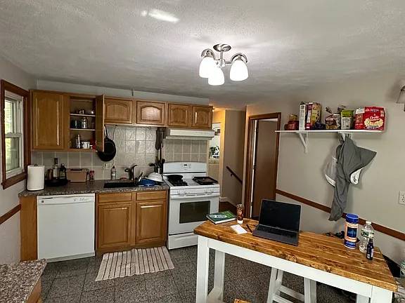 $850 / 2br - Hermoso apartamento de 2 habitaciones y 1 baño en Watertown (Watertown)63822291131523121