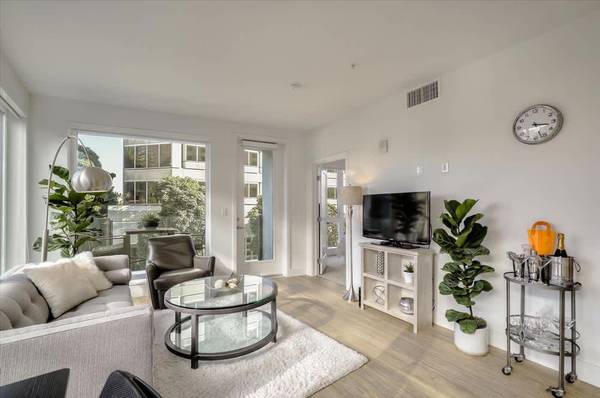 $2,097 / 1br - 651ft2 - Apartamento ideal para amantes del arte en Oakland CA, 1 BR, 1 BA, 651 SF (oakland downtown)63657829292675121
