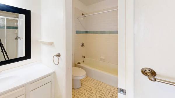 $1,908 / 1br - Charming Craftsman home, 2 bed/1bath house! (2496 Winged Foot Rd Brentwood, CA)63989800216962122