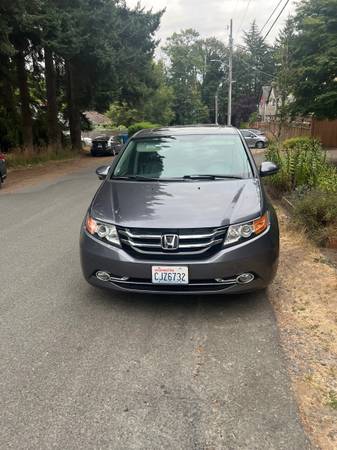 2015 Honda Odyssey Touring, odómetro 74,000 millas. - $20,000 (Seattle)63476026545537122