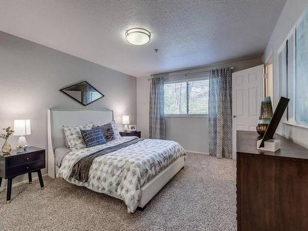 $2,099 / 2br - 1120ft2 - Espacio de almacenamiento adicional, estacionamiento cubierto, lavavajillas, armarios amplios63850638290307120