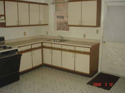 $1,000 / 1br - Large 1 Bedroom64013203635329124