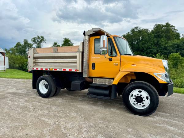 2007 INTERNATIONAL 7400 VOLTEO! UN SOLO DUEÑO, 50,000 MILLAS! - $34,90063470412399873121