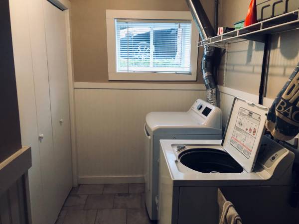 $1,500 / 1br - 900ft2 - All utilities included fully Furnished 1-bedroom Apt. (Asheville)64029211881601124