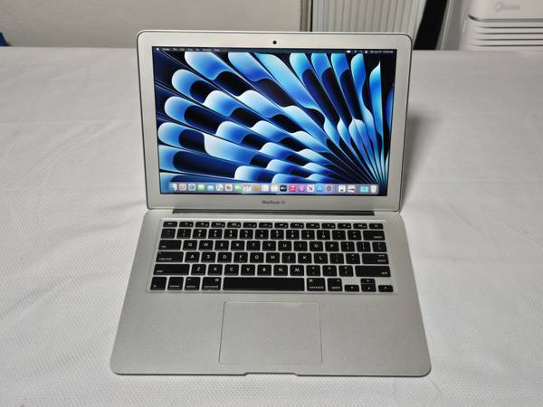 Apple MacBook Air 1