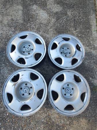 4 wheels 17" 1