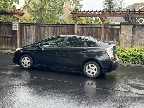 2010 Prius III - $5,800 (Mercer Island)63470764267649121