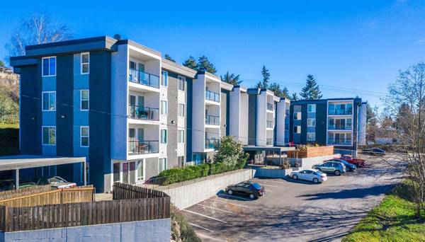 $1,995 / 2br - 850ft2 - Stainless Steel Appliances, Dog Wash, Fitness Center (West Seattle)63838112034945122
