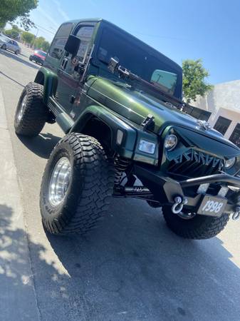 98 Jeep Wrangler - $10,850 (Taft)63470411893633121