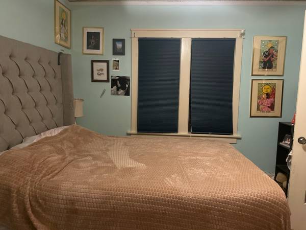 $1,400 / 2br - 2000ft2 - Room for rent in spacious condo style apartment (Long beach/ Belmont heights)63701130412419124