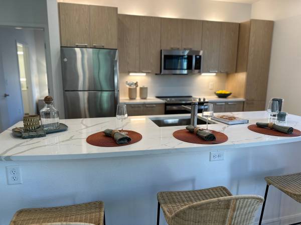 $1,388 / 1br - 796ft2 - First 2 months FREE!! Grand Opening, 1, 2 & 3 bedrooms (North Phoenix, easy freeway access, 14 month lease)63966953733891123