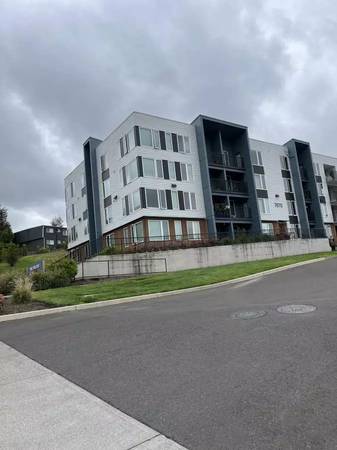 $1,599 / 2br - 970ft2 - Snuggle up with FIDO in our charming 2 bd, 1 ba! We're pet-friendly! (Tigard)63777362485251123