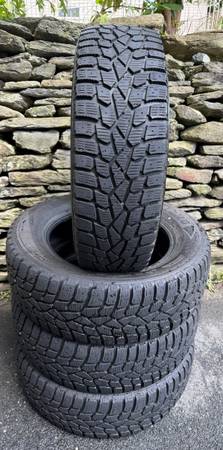 4 Sumitomo Ice Edge Winter Snow Tires – 235/65R18 Excellent Condition 1