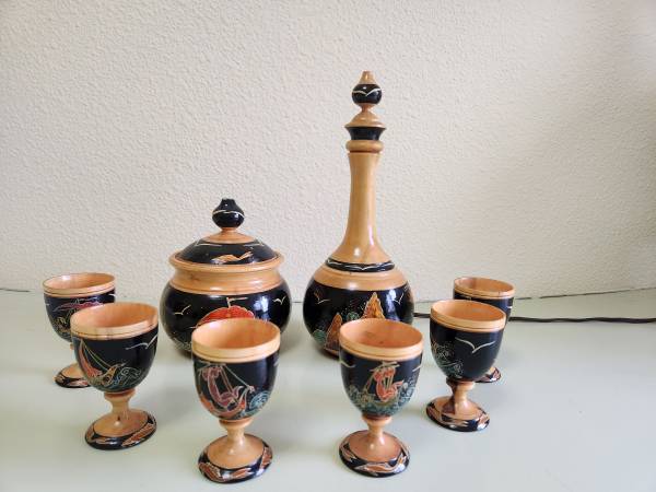 **Hand-Painted Wooden Set** 1