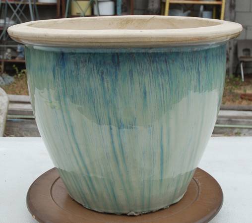 'KIKI' Flambé Glazed pot. 1