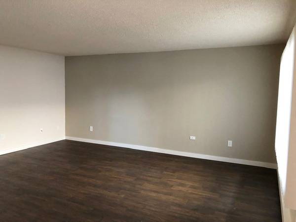 $1,580 / 1br - 780ft2 - Patio Privado, Área de Barbacoa / Picnic, Acceso a Internet (4807 200th St SW, Lynnwood, WA)63862288300803122