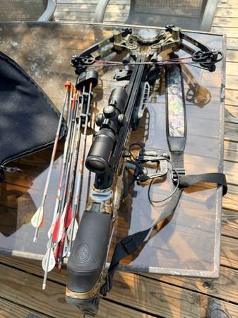 Barnett HyperGhost 425 Crossbow Package 1