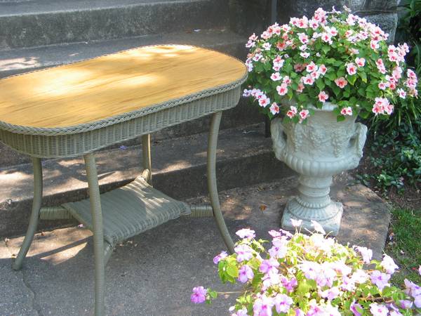 Antique Wicker Table by Lloyd`s Loom 1