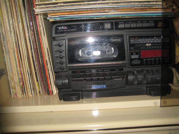 reduced!!!YORKS STEREO AND 2 SPEAKERS 1