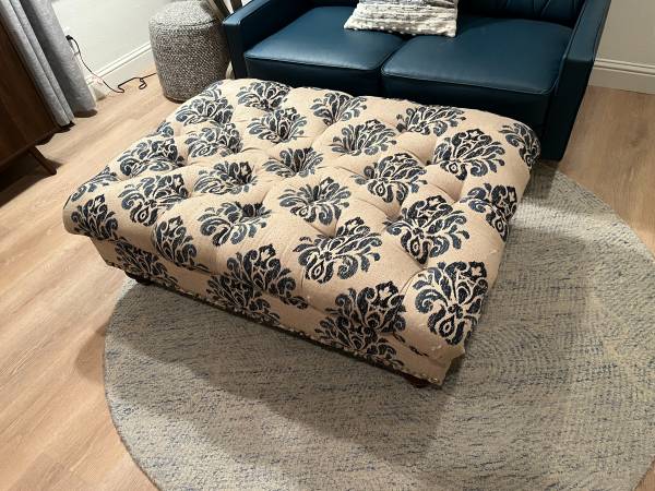 TUFTED OTTOMAN – PRETTY + PRACTICAL! 1