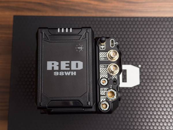RED REDVOLT MICRO-V Battery (98Wh, V-Mount) 1