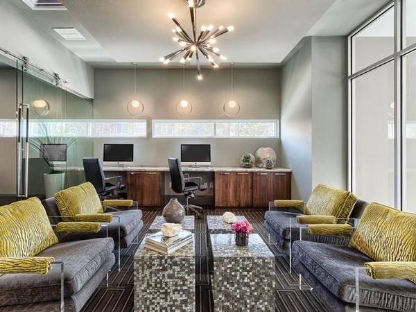$2,190 / 1br - 808ft2 - Business Lounge with Private Conference Room, 24/7 Package Concierge63796477255171124