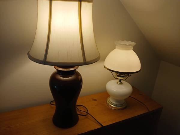 DOWNSIZING, OFFERING VARIETY OF QUALITY HOUSEHOLD ITEMS 1