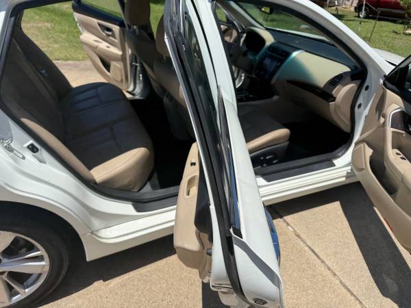 2015 Nissan Altima 2.5 SL! Navegación! Pocos kilómetros! - $7,900 (College Station)63470430840067124