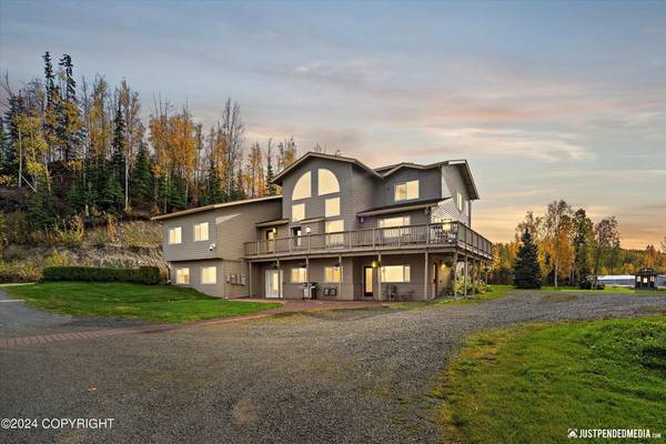 $2,990,000 / 9771ft2 - BUSINESS OP! Truly Epic 3.24 Acre LAKEFRONT RESORT Property! (Big Lake)64004786444033120
