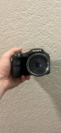 Sony Digital Camera with Optical Zoom Lens 1
