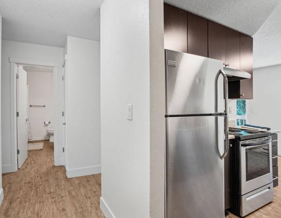 $1,495 / 2br - Recently Updated Interiors, Pets Welcome - Two Bedroom (Halsey & I-84)63999453633795123