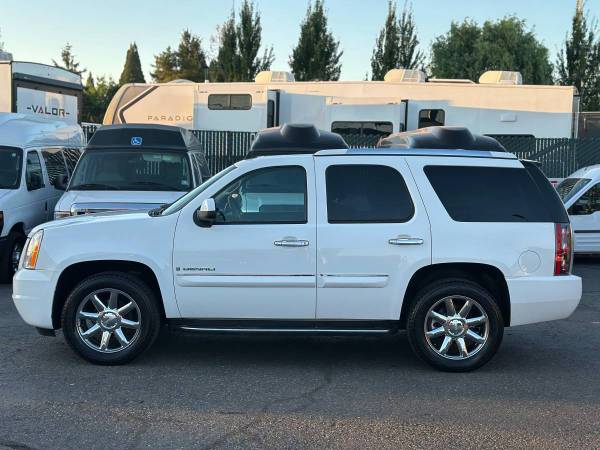 2008 GMC Yukon Denali AWD - 6.2 V8 / THIRD ROW / SUPER LOW MILES! - $16,900 (Denali In Beaverton)63441451350147122